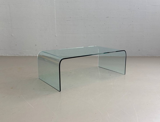 Image 1 of Glazen salontafel van gebogen veiligheidsglas, jaren 70.