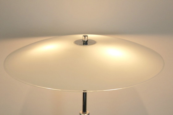 Lampada da tavolo in acciaio e vetro lattimo di Ikea, Lampade da tavolo, polished steel, Cromo, Nero (foto 5 di 9)