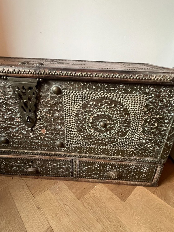 Image 1 of Ensemble unique de 3 coffres à couvertures arabes - fait à la main - vers 1950