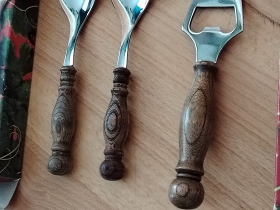 Image 1 of WMF Burgundy saladebestek en flesopener/doppenopener, retro, vintage, houten handvatten