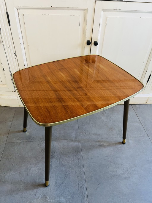 Table basse/table d'appoint vintage avec finition dorée