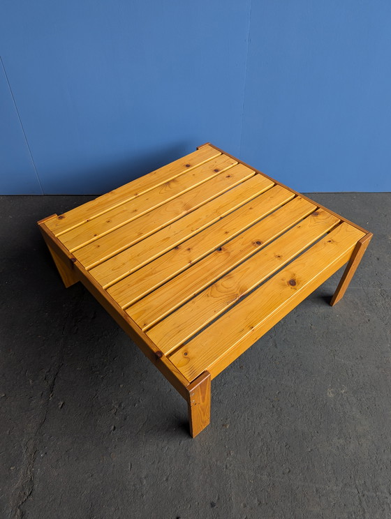Image 1 of Table basse vintage en pin des années 1970