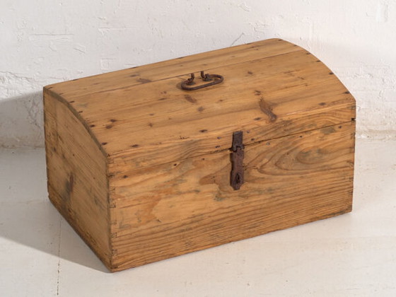 Malle de voyage antique (c.1900) #5 – Armoires de rangement, Rustic (photo 12 of 40)