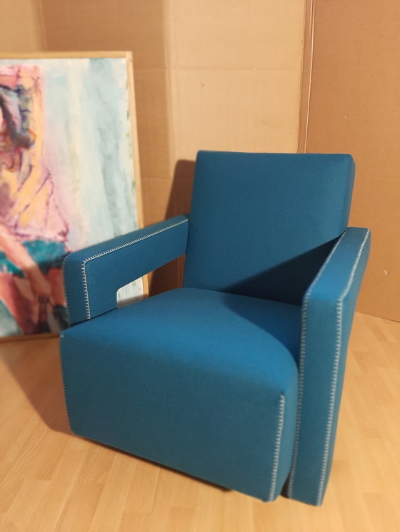 Image 1 of Cassina Utrecht 637, nueva, nunca usada, en tela de lana azul petróleo (serie 13L), costuras de caballo