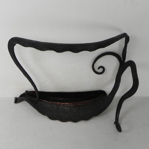 Art Nouveau paraplustandaard in staal en koper, handgesmeed, jaren 20