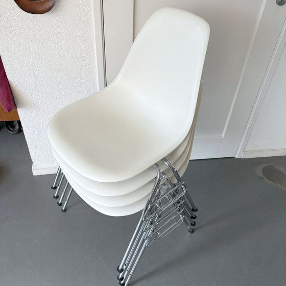 Image 1 of set van 4x Eames Vitra DSS stoelen wit