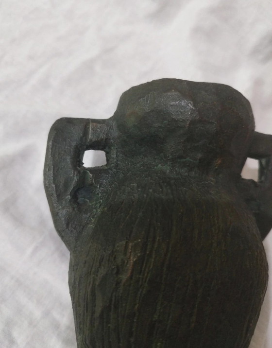 Image 1 of Vase en bronze représentant une figure expressionniste