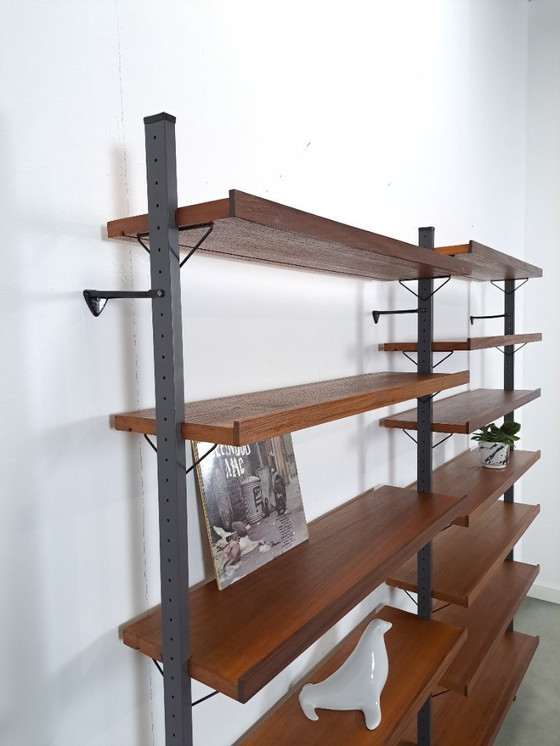 Image 1 of Sistema modular de pared LP de teca sueca de Olof Pira de mediados de siglo