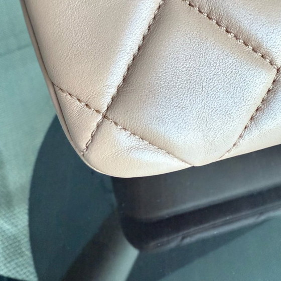 Image 1 of Chanel Trendy CC Small - Cannage Lamsleer Blush Goudkleurige Hardware Serie 23