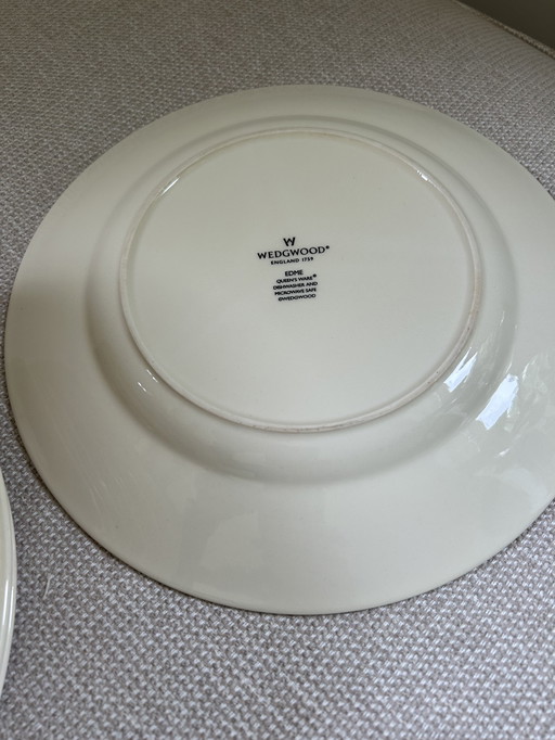 Wedgwood Edme 16 dinner plates 26 cm