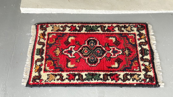 Image 1 of Vintage vloerkleed - 43cm x 68cm