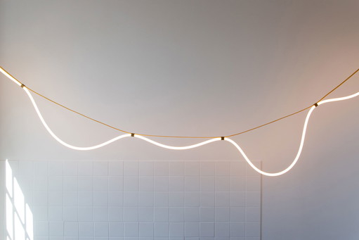 Spline light outside