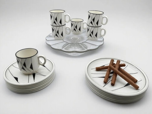 Boch Frères Art Deco Koffie- en Gebakset (18-delig) – Zwart Geometrisch Design – Vintage Belgisch Porselein