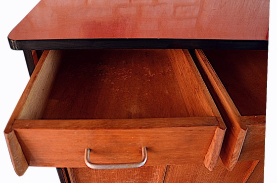 Vintage 1950s wood and pink fuchsia and black Formica sideboard, 130x50x100cm – Metal (photo 12 of 19)