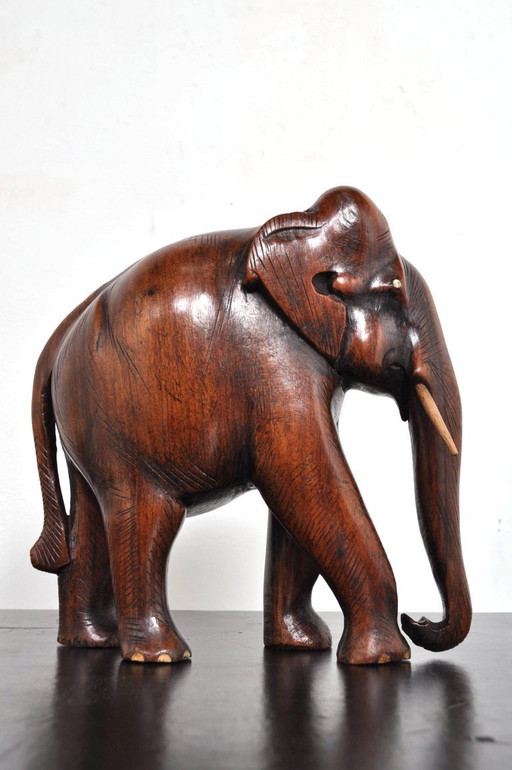 Éléphant en bois vintage, années 1950