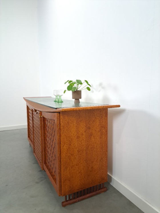 Image 1 of Bar dressoir met uitschuifbare bar en glazen blad