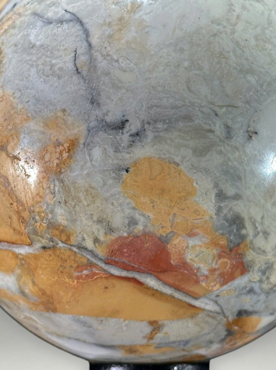 Image 1 of Par de esferas pulidas de jaspe Maligano sobre bases – Composición mineral decorativa contemporánea