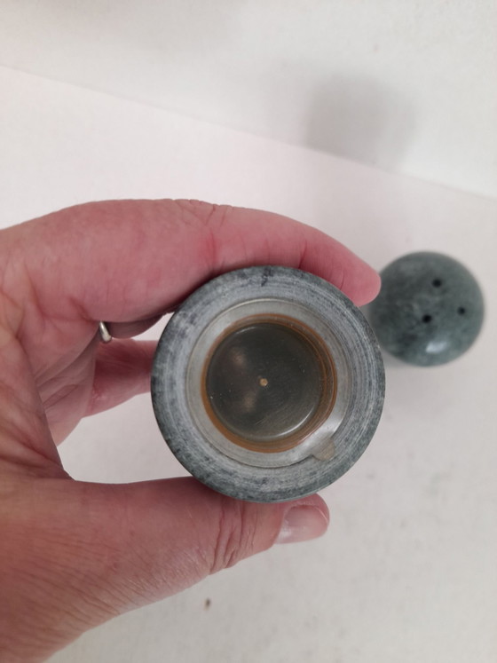 80s Polished Green Marble Salt and Pepper Duo, Table accessories, Grey (photo 4 of 5)