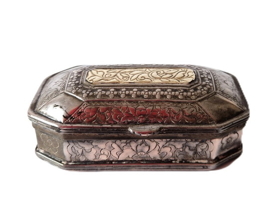 Image 1 of Boîte à tabac indienne ancienne en argent / boîte à tabac