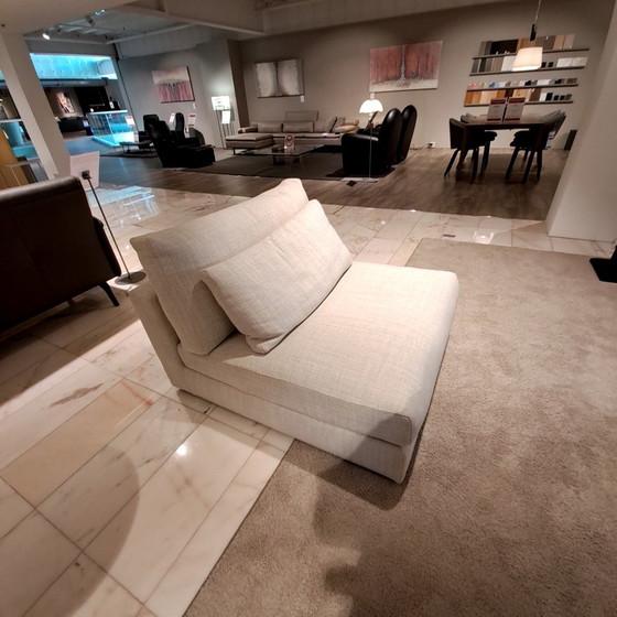 Image 1 of Poltrona Linteloo Studio