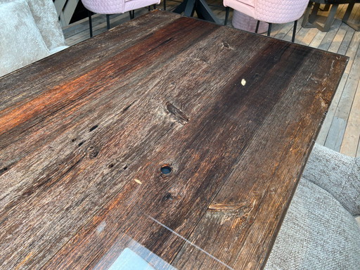Showroomuitverkoop: Massieve Barnwood Epoxy Eettafel
