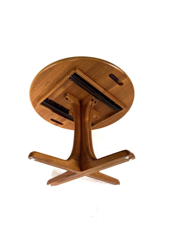 Image 1 of Vintage Danish round teak dining table '70