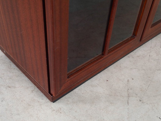 Image 1 of Vitrine en acajou, design danois, années 1970, fabriquée au Danemark