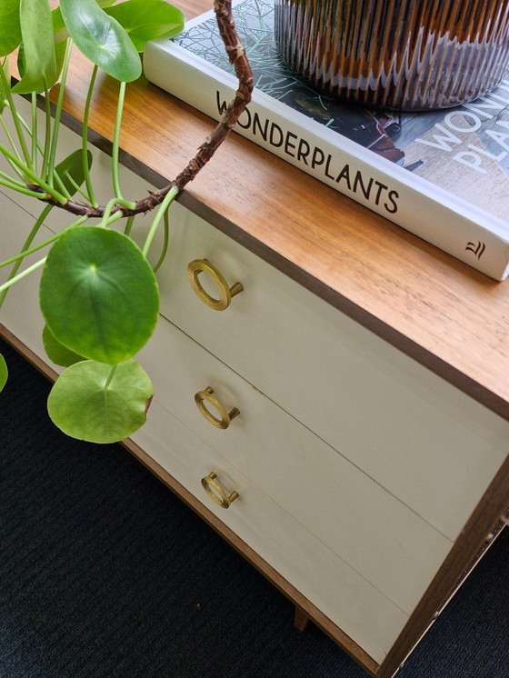 Image 1 of Mobile vintage crema / teak / maniglie in ottone anni '70