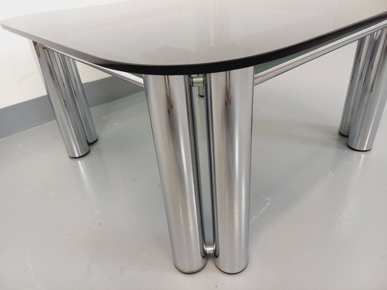 Image 1 of Vintage Italiaanse vierkante Space Age salontafel van gerookt glas en verchroomd metaal uit de jaren 70