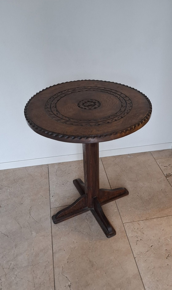 Image 1 of MESA ANTIGUA DE ROBLE TALLADO