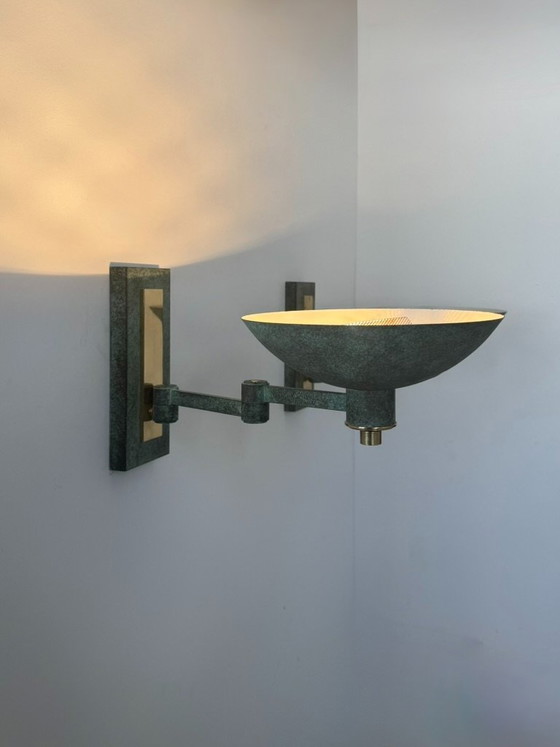 Set van twee vintage verstelbare messing wandlampen met groene bronzen patina, Frankrijk, 1970 – Brass (photo 6 of 7)
