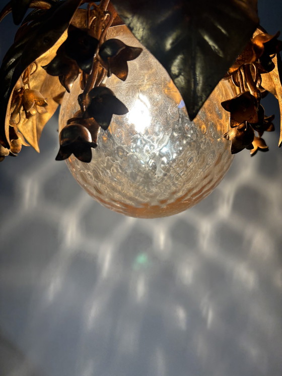 Image 1 of Lampada a sospensione placcata oro, a forma di campanelle di glicine. Disegnata da Banci Firenze negli anni '60.