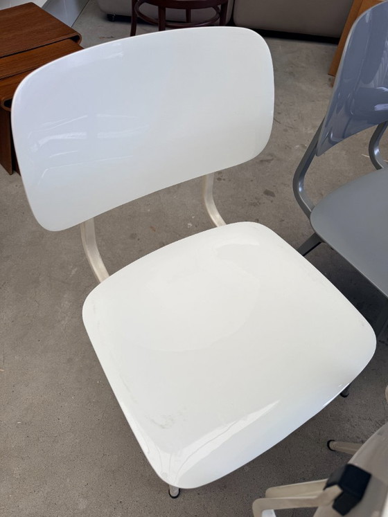 Revolt chairs by Friso Kramer (set of 6) – Ahrend de Cirkel, Dining chairs, Metal, Plastic (photo 6 of 16)