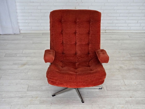Image 1 of Fauteuil pivotant suédois des années 1970, de la marque Ulferts Sweden, en velours.