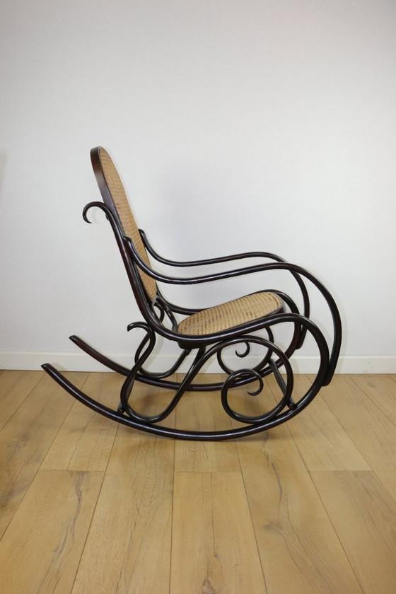 Image 1 of Rocking chair on runners, original brown, 1970s - very good condition