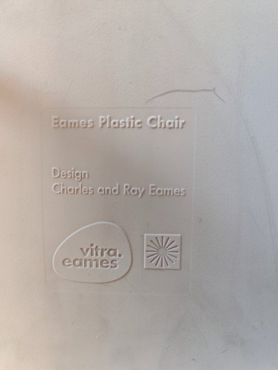 Image 1 of Vitra - Eames Plastic Side Chair DSR