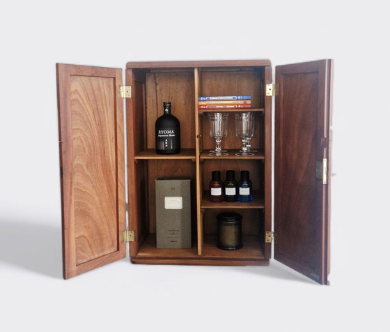 Image 1 of Ambachtelijke kast uit de jaren 50 - Massief mahonie en messing beslag