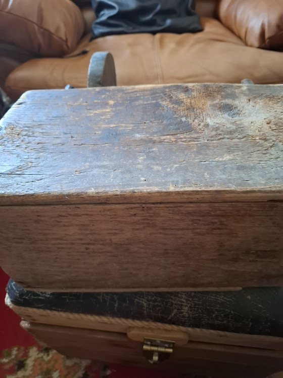 19thC Transylvanian Primitive Set: Antique Wooden Yarn Winder Box (Sucală) & Hand-Carved Bread Oven Peel (photo 12 of 15)