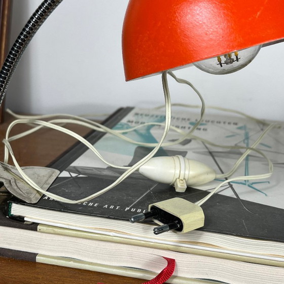 Small vintage orange clip-on portable accent lamp spot night light, Table lamps, Metal (photo 4 of 7)