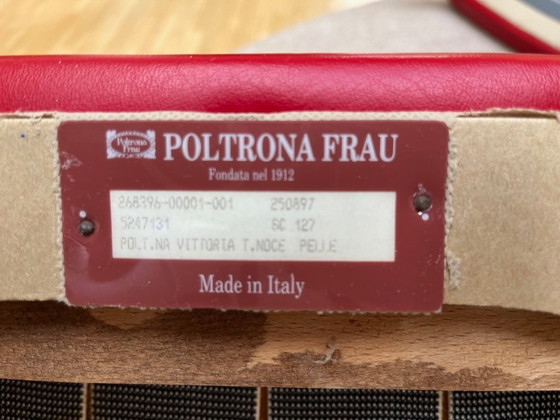 Image 1 of Poltrona Frau eetkamerstoel Vittoria rood