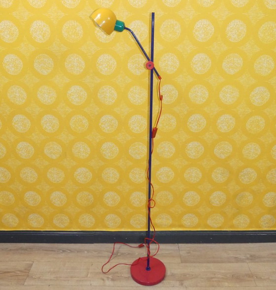 Image 1 of Lámpara de pie años 80 Veneta Lumi Italia COLORIDA lámpara de estudio de metal lámpara de pie filigrana años 80 pop art postmode