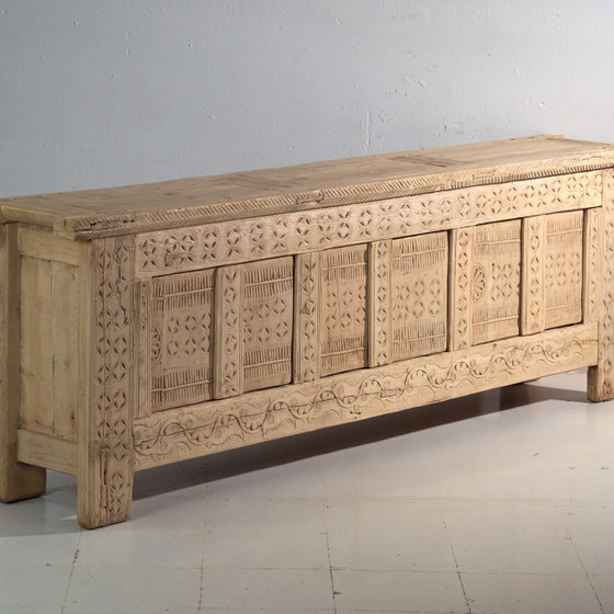 Antique carved low sideboard in fir wood – China, circa 1930 (photo 4 of 40)