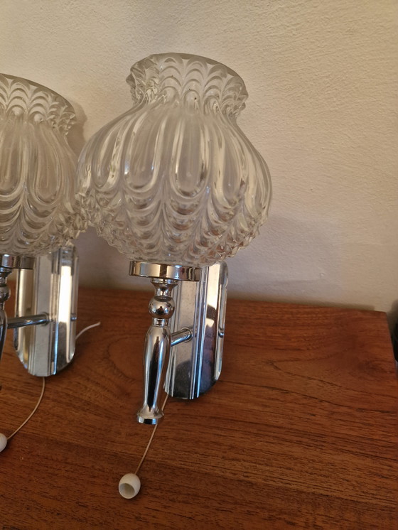 Image 1 of lampade da parete di metà secolo realizzate in vetro e metallo.