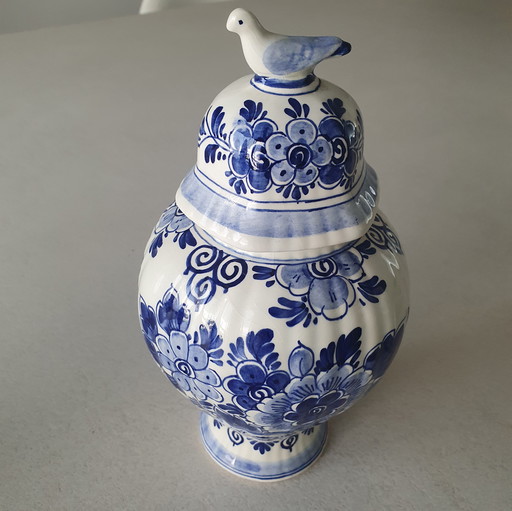 Delfter Blau Vase mit Deckel. Handbemalt.