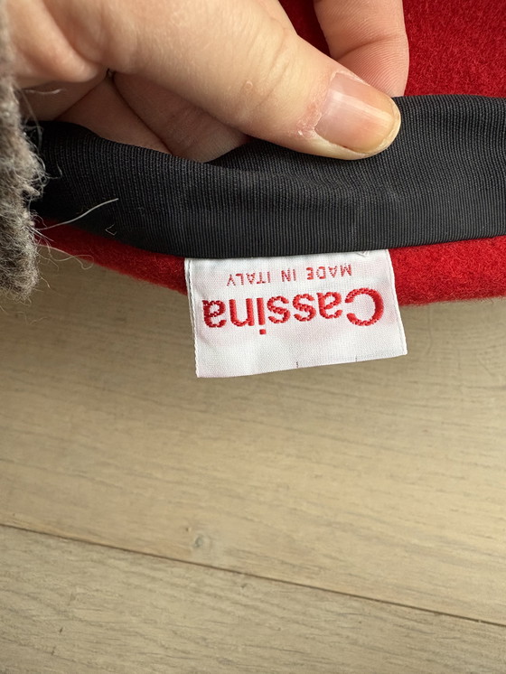 Image 1 of Pouf Cassina rouge