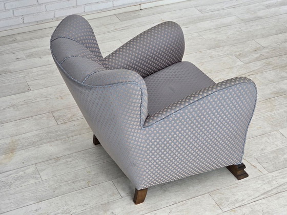 Image 1 of Deense fauteuil uit de jaren 50, meubelstof, gesneden eikenhout.