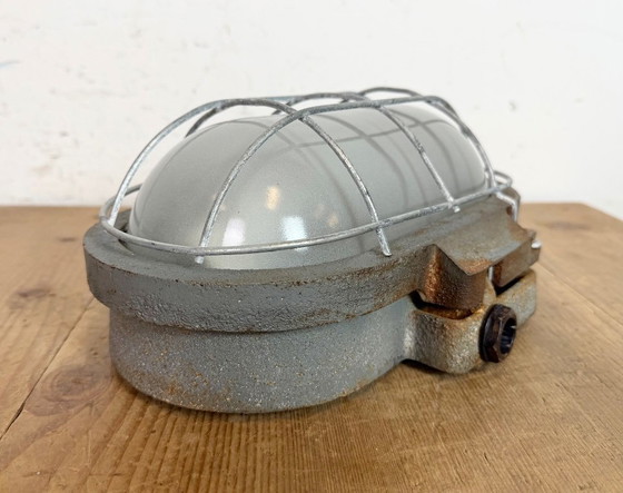 Image 1 of Applique industriale in ghisa grigia di Elektrosvit, anni '60