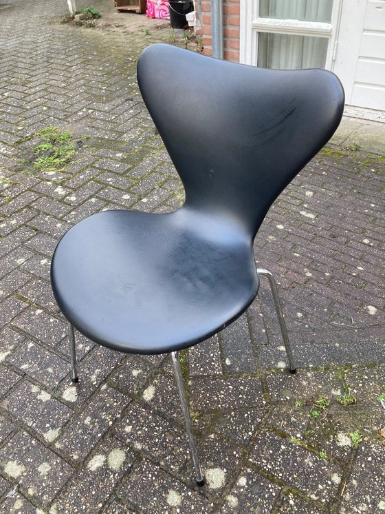 Image 1 of 4x Fritz Hansen vlinderstoel in zwart vinyl