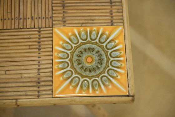Rattan and ceramic coffee table attributed to Audoux Minet 1950s. – Audoux & Minet, Wicker, Vintage (photo 2 of 4)
