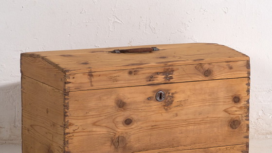 Pequeño baúl antiguo (c.1920) #8 – Cómodas, Rustic (photo 3 of 40)